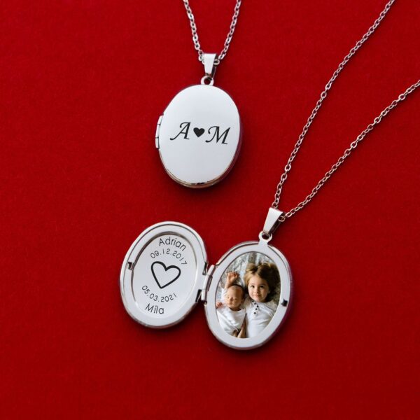 OVAL LOCKET | Two Babies