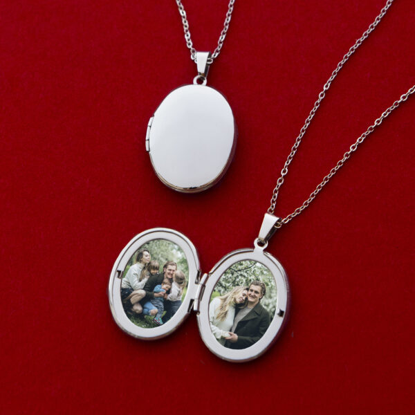 OVAL LOCKET | Photo